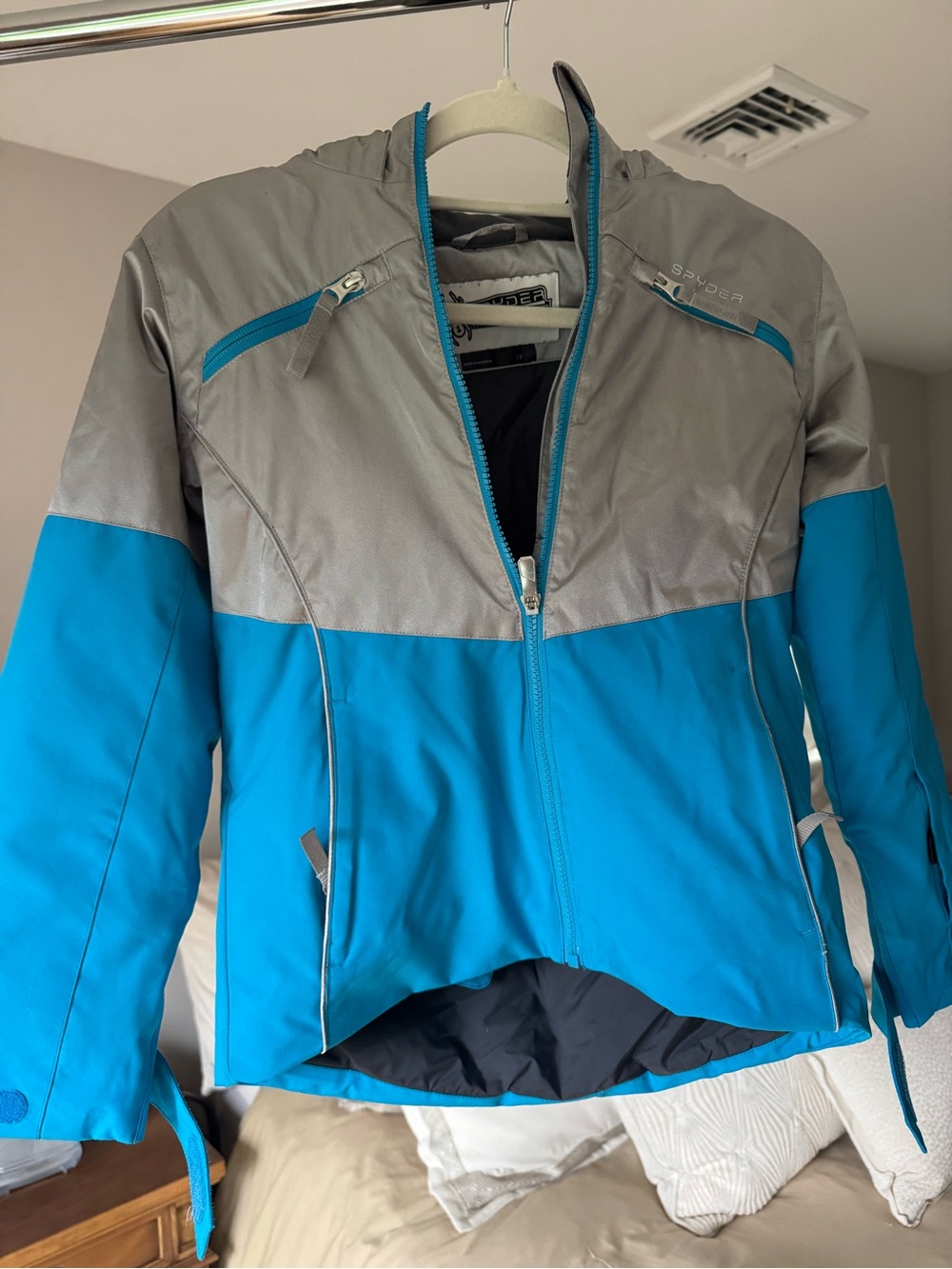 Spyder Girl’s Blue and Metallic Silver Colorblock Ski Jacket (sz 12)